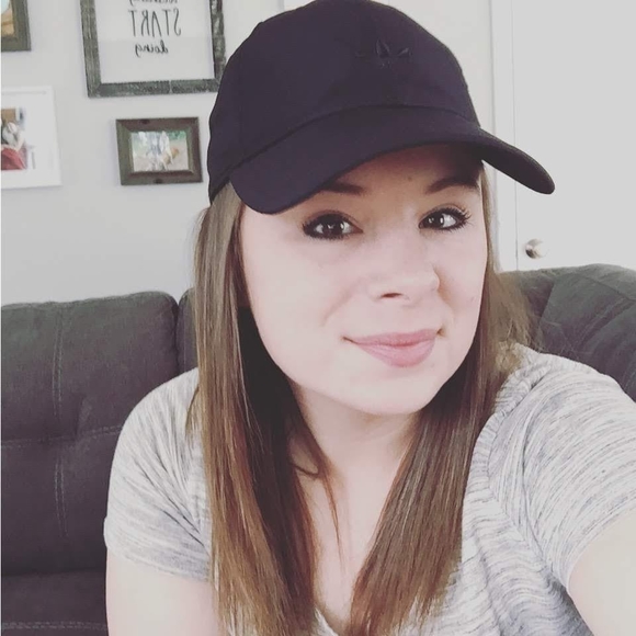 Meet your Posher, Ashley - Picture 1 of 1